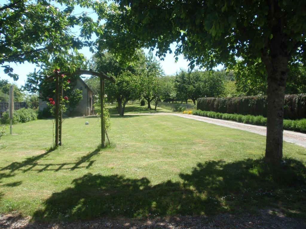 Le Gite De Poulas Couffy Bagian luar foto